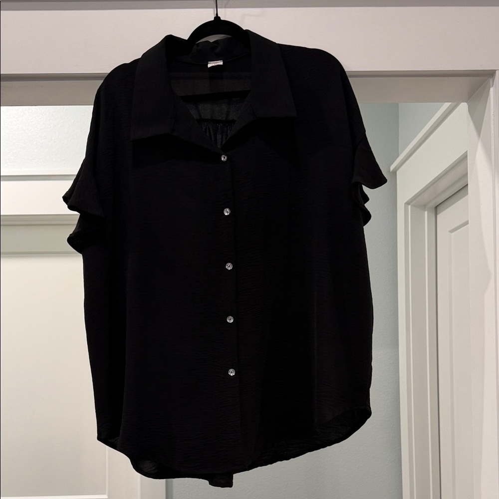 Sew In Love Black Button-Front Short Sleeve Shirt